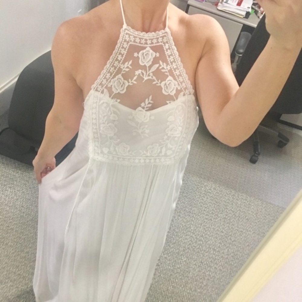 Abercrombie & Fitch White Lace Halter Maxi dress size Medium